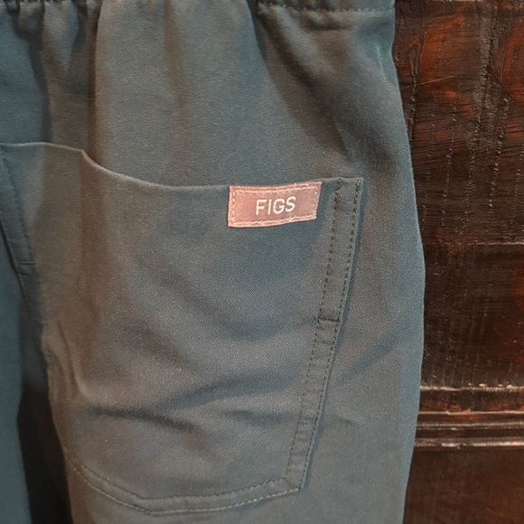 Women's Figs Zamora jogger scrub pants green with Pink Drawstring - Picture 3 of 3